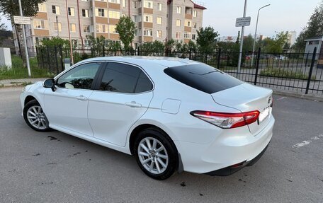 Toyota Camry, 2021 год, 3 350 000 рублей, 5 фотография