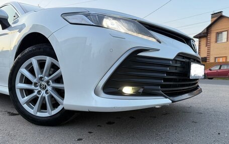 Toyota Camry, 2021 год, 3 350 000 рублей, 8 фотография