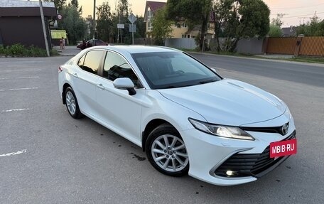 Toyota Camry, 2021 год, 3 350 000 рублей, 7 фотография