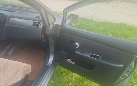 Nissan Tiida, 2011 год, 600 000 рублей, 21 фотография