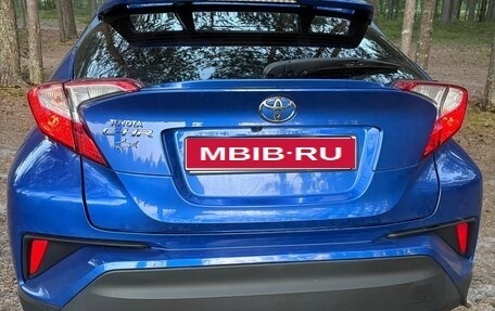 Toyota C-HR I рестайлинг, 2018 год, 2 600 000 рублей, 11 фотография