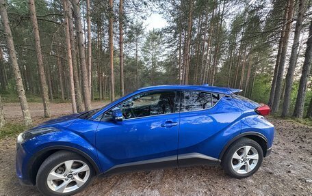 Toyota C-HR I рестайлинг, 2018 год, 2 600 000 рублей, 22 фотография