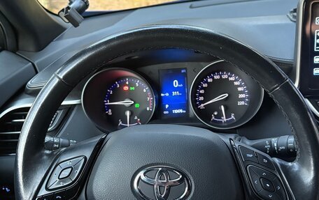Toyota C-HR I рестайлинг, 2018 год, 2 600 000 рублей, 33 фотография