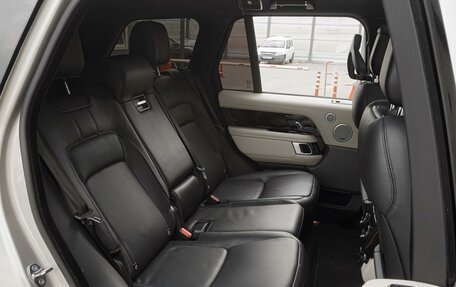 Land Rover Range Rover IV рестайлинг, 2018 год, 6 656 000 рублей, 7 фотография