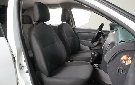 Renault Logan II, 2018 год, 899 000 рублей, 8 фотография