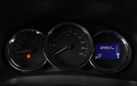 Renault Logan II, 2018 год, 899 000 рублей, 15 фотография