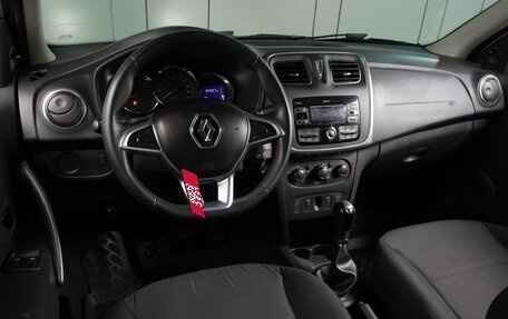 Renault Logan II, 2018 год, 899 000 рублей, 6 фотография