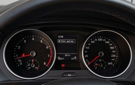 Volkswagen Tiguan II, 2018 год, 2 315 000 рублей, 20 фотография