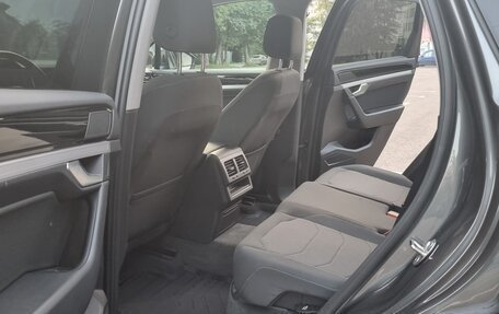 Volkswagen Touareg III, 2019 год, 4 300 000 рублей, 10 фотография