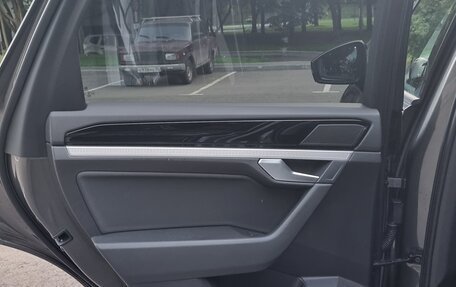 Volkswagen Touareg III, 2019 год, 4 300 000 рублей, 9 фотография
