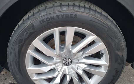 Volkswagen Touareg III, 2019 год, 4 300 000 рублей, 14 фотография