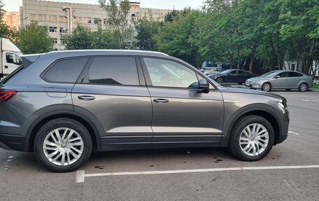 Volkswagen Touareg III, 2019 год, 4 300 000 рублей, 3 фотография