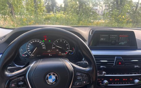 BMW 5 серия, 2018 год, 2 700 000 рублей, 10 фотография