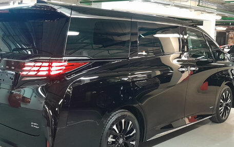 Toyota Alphard, 2024 год, 12 840 000 рублей, 3 фотография