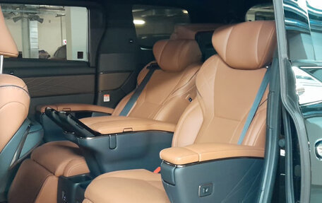 Toyota Alphard, 2024 год, 12 840 000 рублей, 5 фотография