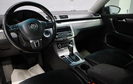 Volkswagen Passat B7, 2011 год, 1 079 000 рублей, 16 фотография