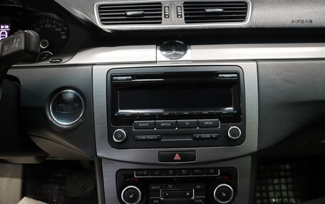 Volkswagen Passat B7, 2011 год, 1 079 000 рублей, 18 фотография