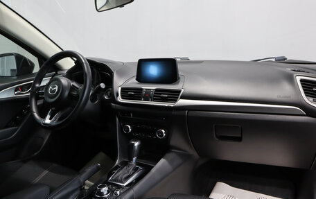 Mazda 3, 2017 год, 1 599 000 рублей, 13 фотография