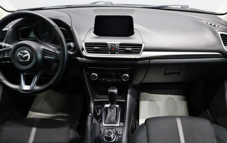 Mazda 3, 2017 год, 1 599 000 рублей, 14 фотография