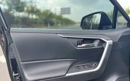 Toyota RAV4, 2021 год, 2 330 070 рублей, 14 фотография