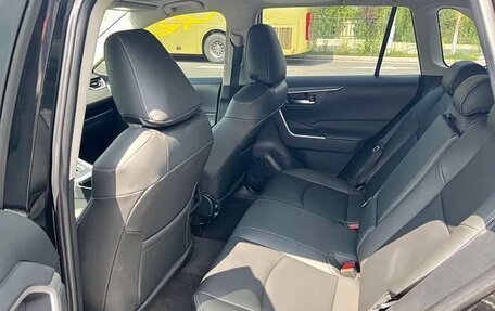 Toyota RAV4, 2021 год, 2 330 070 рублей, 19 фотография