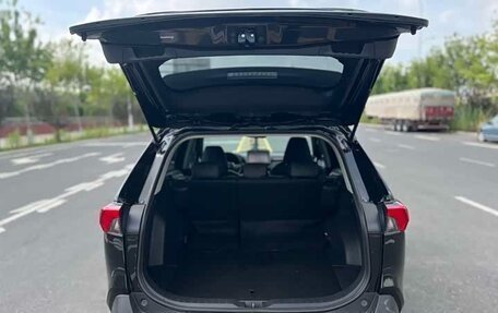 Toyota RAV4, 2021 год, 2 330 070 рублей, 20 фотография