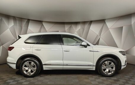 Volkswagen Touareg III, 2019 год, 4 235 000 рублей, 6 фотография