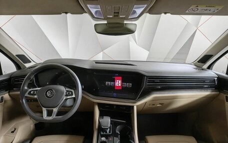 Volkswagen Touareg III, 2019 год, 4 235 000 рублей, 11 фотография