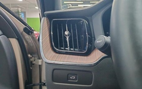 Volvo XC60 II, 2024 год, 4 200 000 рублей, 24 фотография