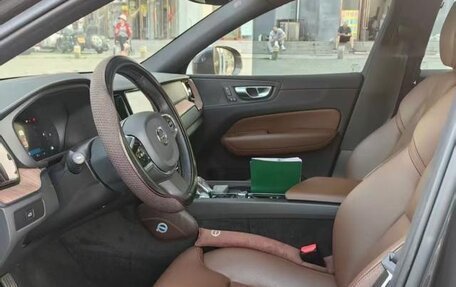 Volvo XC60 II, 2023 год, 4 000 000 рублей, 6 фотография