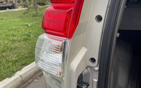 Toyota Land Cruiser Prado 150 рестайлинг 2, 2010 год, 2 999 000 рублей, 10 фотография