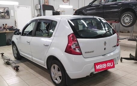 Renault Sandero I, 2013 год, 600 000 рублей, 4 фотография