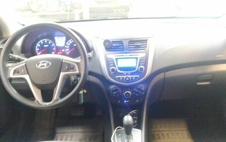 Hyundai Solaris II рестайлинг, 2011 год, 720 000 рублей, 5 фотография