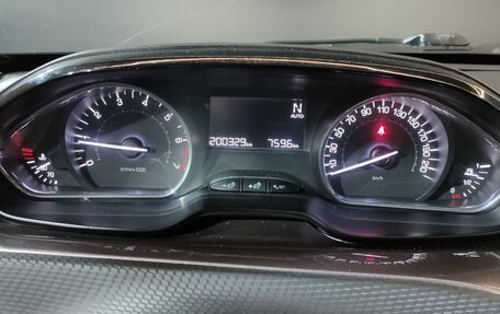 Peugeot 2008 II, 2014 год, 650 000 рублей, 13 фотография