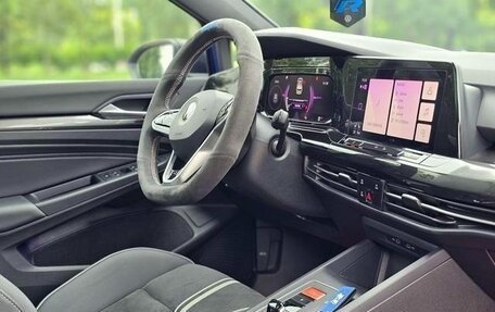 Volkswagen Golf VIII, 2021 год, 1 880 000 рублей, 20 фотография