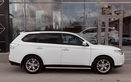 Mitsubishi Outlander III рестайлинг 3, 2013 год, 1 700 000 рублей, 4 фотография