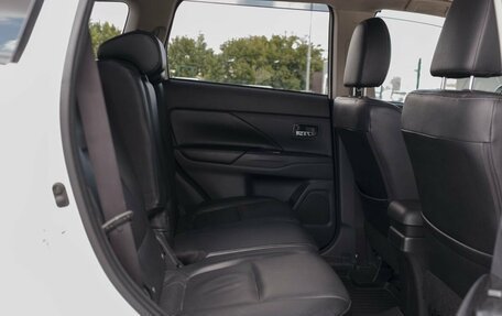 Mitsubishi Outlander III рестайлинг 3, 2013 год, 1 700 000 рублей, 20 фотография