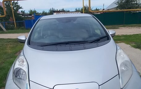 Nissan Leaf I, 2016 год, 650 000 рублей, 2 фотография