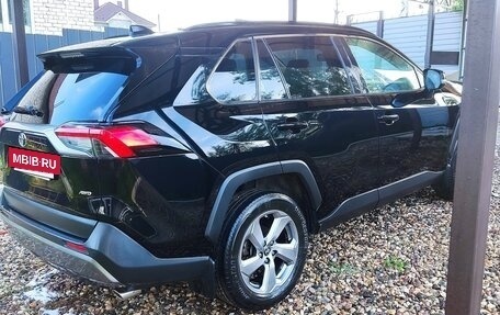 Toyota RAV4, 2019 год, 2 999 950 рублей, 4 фотография
