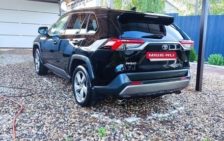 Toyota RAV4, 2019 год, 2 999 950 рублей, 6 фотография
