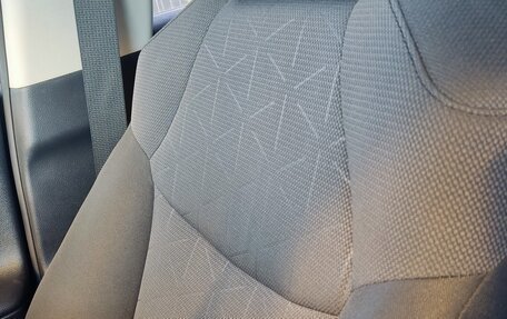 Toyota RAV4, 2019 год, 2 999 950 рублей, 21 фотография
