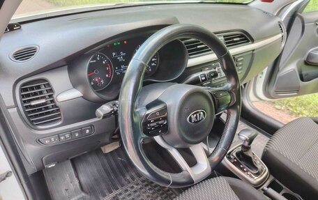 KIA Rio IV, 2018 год, 1 410 000 рублей, 2 фотография