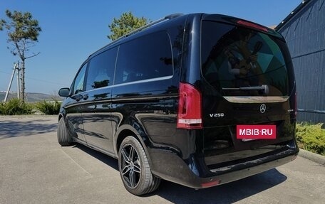 Mercedes-Benz V-Класс, 2014 год, 4 100 000 рублей, 5 фотография