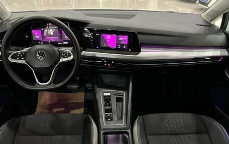 Volkswagen Golf VIII, 2021 год, 1 630 000 рублей, 9 фотография