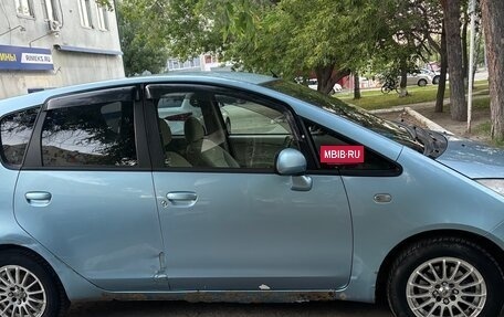 Mitsubishi Colt VI рестайлинг, 2003 год, 360 000 рублей, 3 фотография