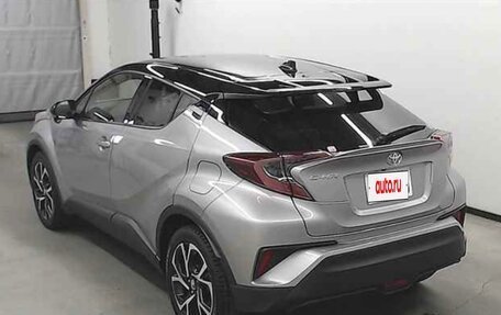 Toyota C-HR I рестайлинг, 2018 год, 2 250 000 рублей, 5 фотография