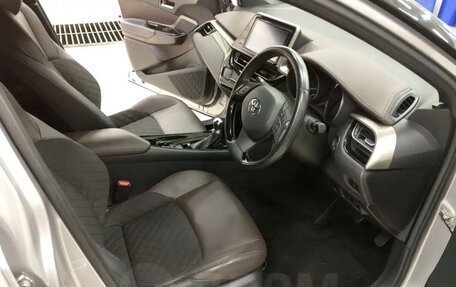 Toyota C-HR I рестайлинг, 2018 год, 2 250 000 рублей, 6 фотография