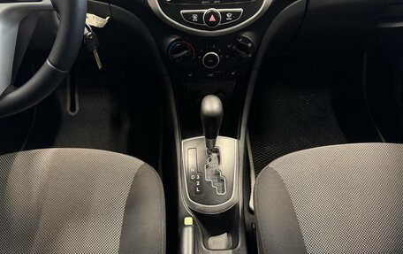 Hyundai Solaris II рестайлинг, 2013 год, 950 000 рублей, 13 фотография