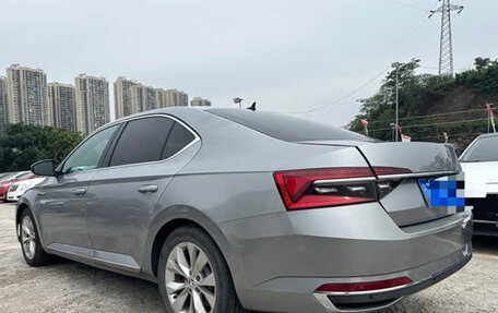 Skoda Superb III рестайлинг, 2022 год, 1 590 995 рублей, 2 фотография