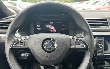 Skoda Superb III рестайлинг, 2022 год, 1 590 995 рублей, 12 фотография